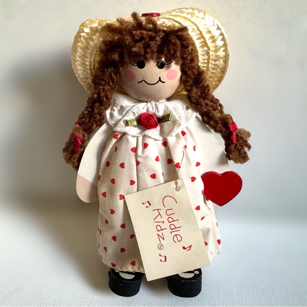 Vtg Berkeley Designs Cuddle Kidz Wooden Folk Art Doll Music Box Love Valentine